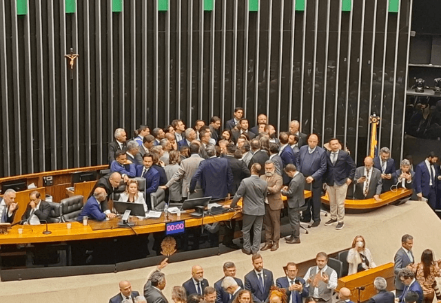 Plenário da Câmara ocupado por parlamentares bolsonaristas | Reprodução