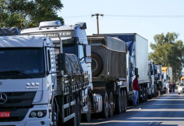 Poder Expresso: caminhoneiros pressionam contra aumento do combustível