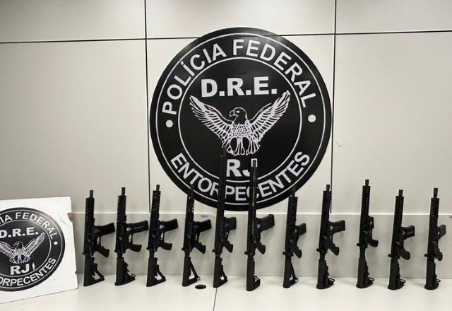 Polícia Federal apreende 11 fuzis e prende dois suspeitos no Rio de Janeiro | Divulgação/PF