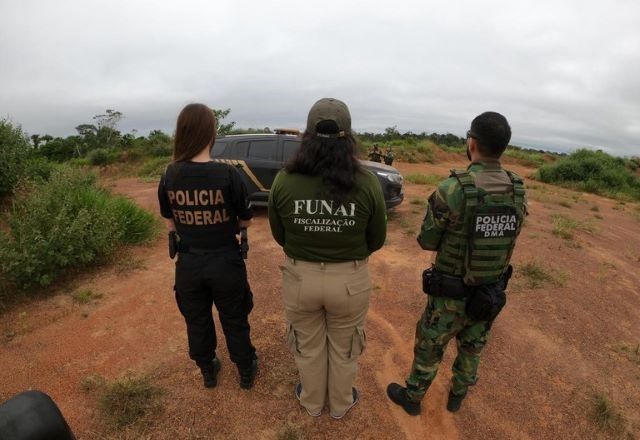 PF investiga empresa contratada por prefeitura na extração ilegal de minérios em terra indígena no AM PF investiga empresa contratada por prefeitura na extração ilegal de minérios em terra indígena no AM