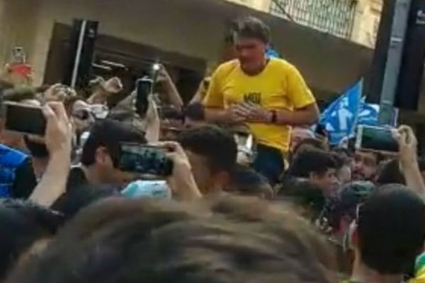 Polícia investiga advogado de Adélio Bispo, o esfaqueador de Jair Bolsonaro