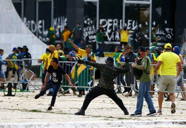 Polícia prende suspeito de ensinar táticas de guerrilha no QG do DF