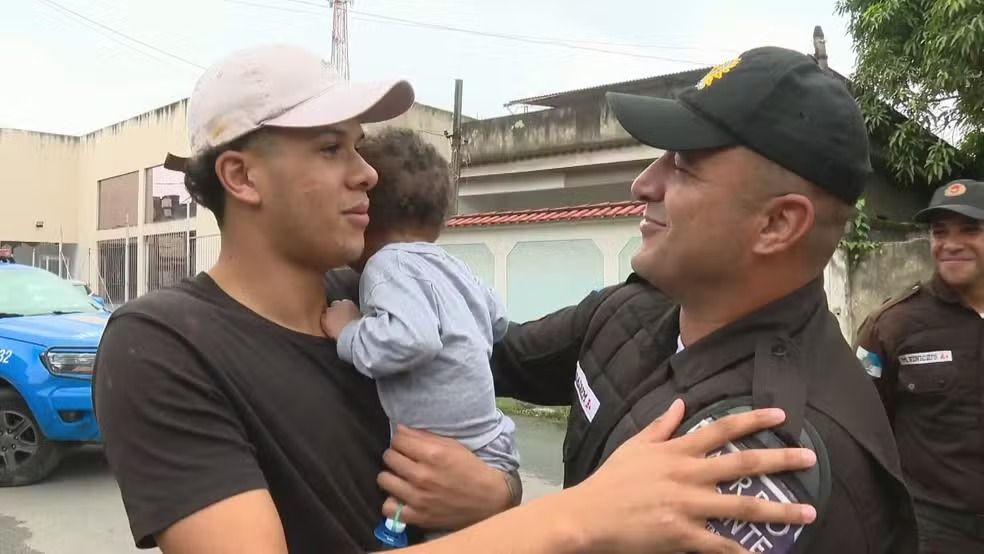  Sargento Joelson da Silva Dalbem após salvar o bebê engasgado | Foto: Reprodução/Redes Sociais