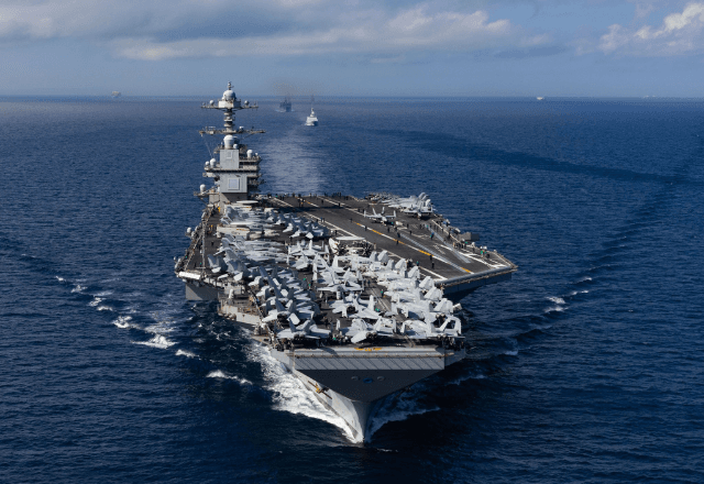 Porta-aviões USS Gerald R. Ford
