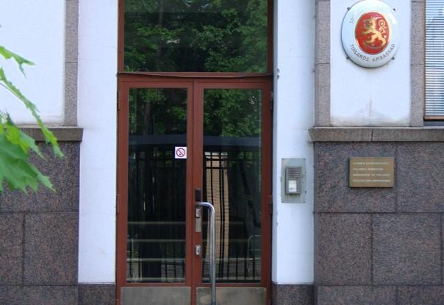 Porta da Embaixada da Finlândia em Moscou