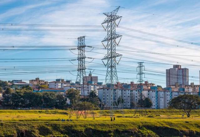 Imagem da notícia: Justiça suspende temporariamente megaleilão de energia Imagem da notícia: Justiça suspende temporariamente megaleilão de energia