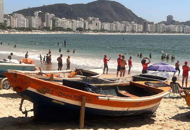 Praia na orla da zona sul do Rio de Janeiro