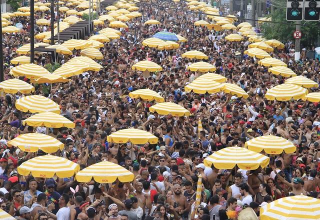 Pessoas aglomeradas em bloco de rua (Divulgação/Prefeitura de São Paulo)
