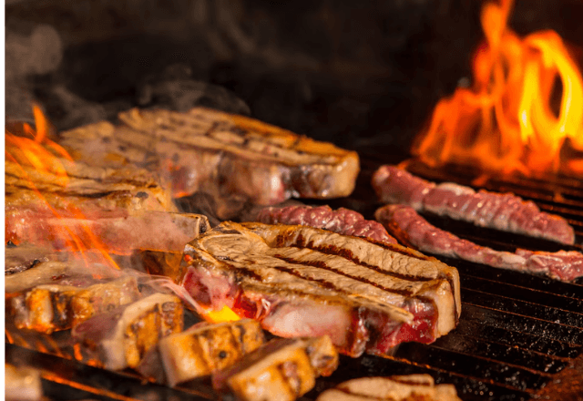 Preparo de alimentos em altas temperaturas pode propiciar formação de compostos potencialmente cancerígenos | Freepik