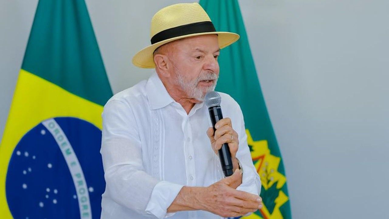 Lula critica movimento da oposição contra fim da escala 6x1