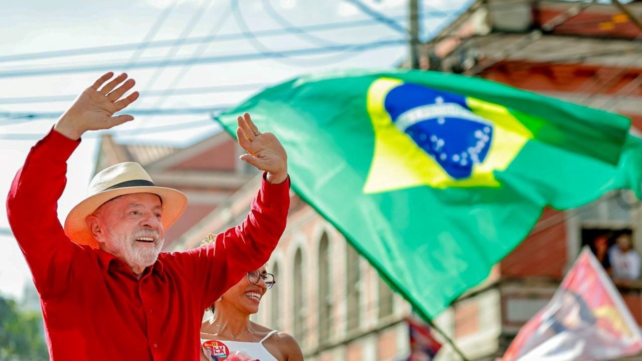 TSE mantém atos pró-Lula com artistas neste domingo (18)