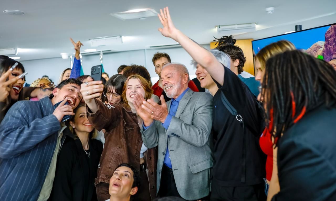 Presidente Lula (PT) participa de selfie com gamers no Planalto | Divulgação/Ricardo Stuckert/PR