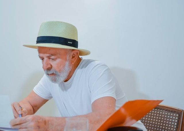 Lula volta para Brasília 10 dias depois cirurgia na cabeça, em São Paulo
