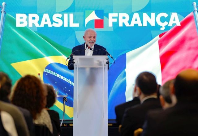 Lula defende viagens ao exterior após empresários franceses anunciarem R$ 100 bilhões em investimentos no Brasil