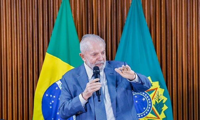 Presidente Lula em reunião no Planalto