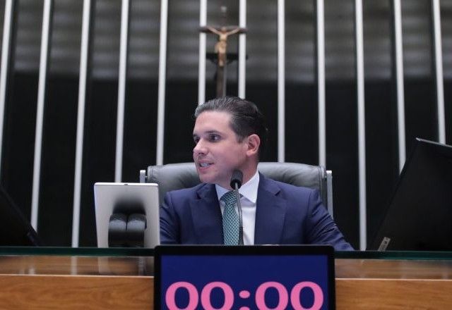 Hugo Motta tenta evitar efeito cascata antes da derrubada do veto ao PL da Dosimetria 