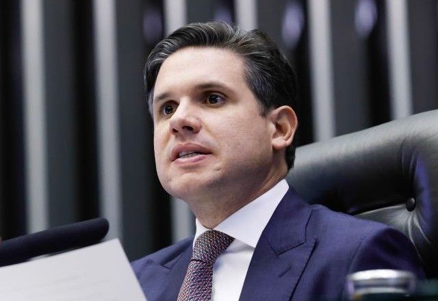 Motta define nesta segunda transição para fim da 6x1; texto deve prever período entre 2 e 5 anos Motta define nesta segunda transição para fim da 6x1; texto deve prever período entre 2 e 5 anos
