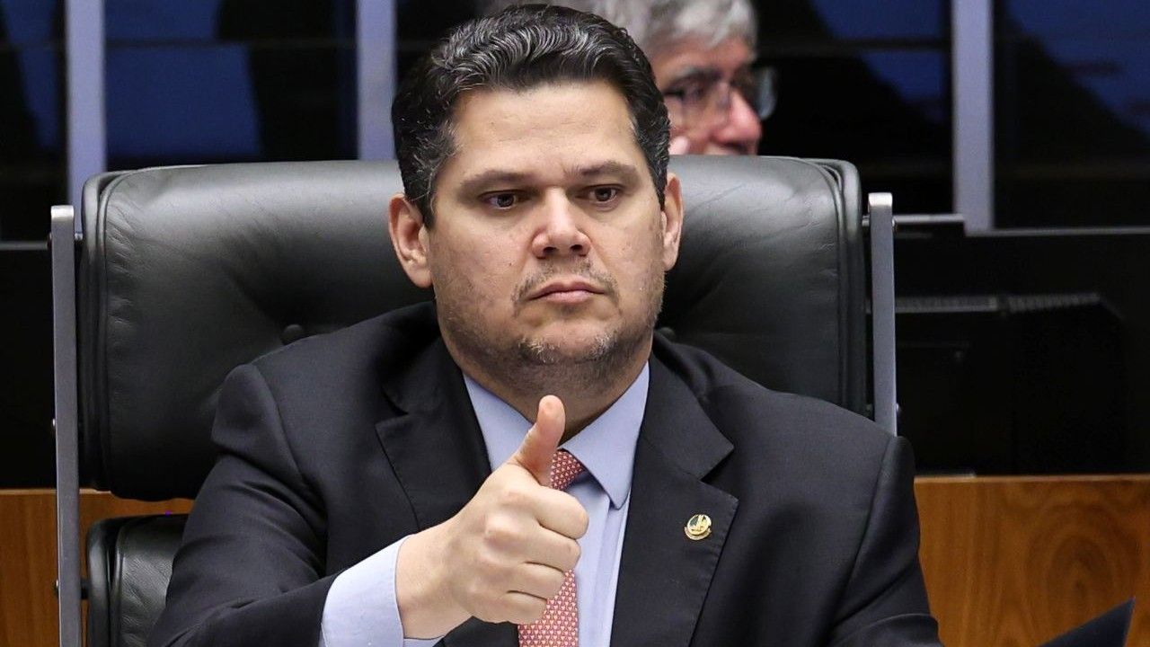 Imagem da notícia: Senado deve votar hoje pauta-bomba com impacto de R$ 30 bi