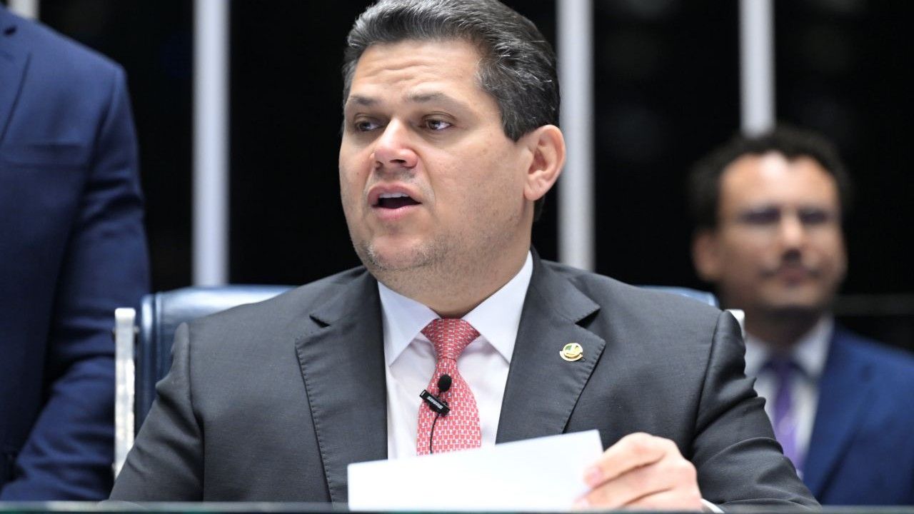 Fim da 6x1: "Constituição ainda mais cidadã", diz Alcolumbre