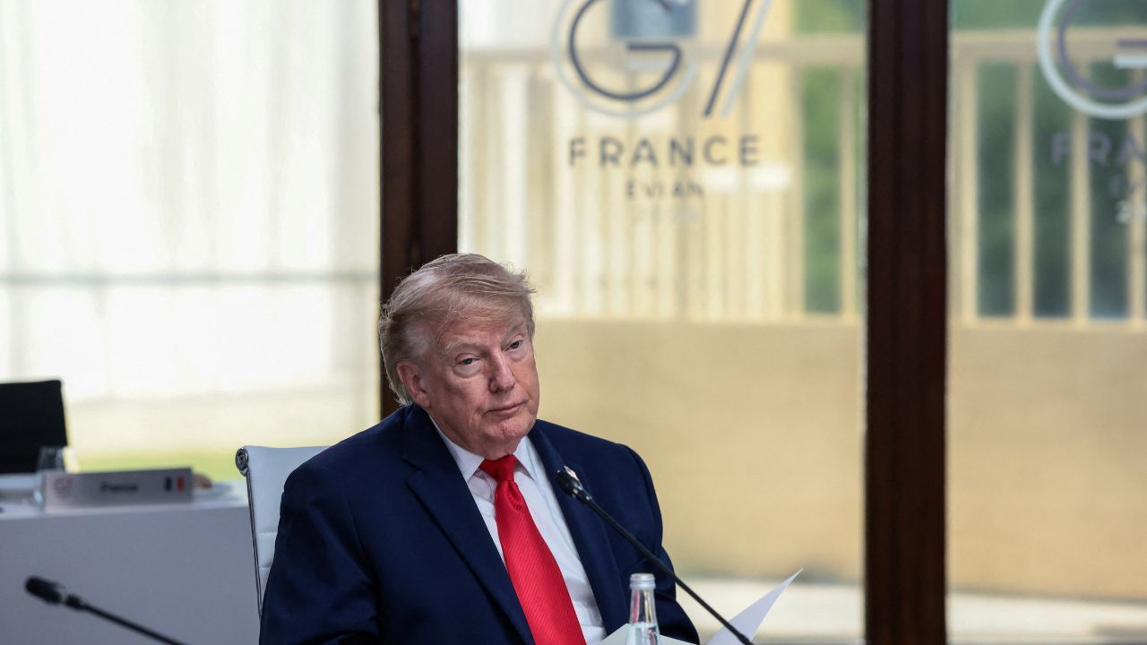 Imagem da notícia: Trump crava que Ormuz estará "totalmente aberto" sexta (19) Imagem da notícia: Trump crava que Ormuz estará "totalmente aberto" sexta (19)