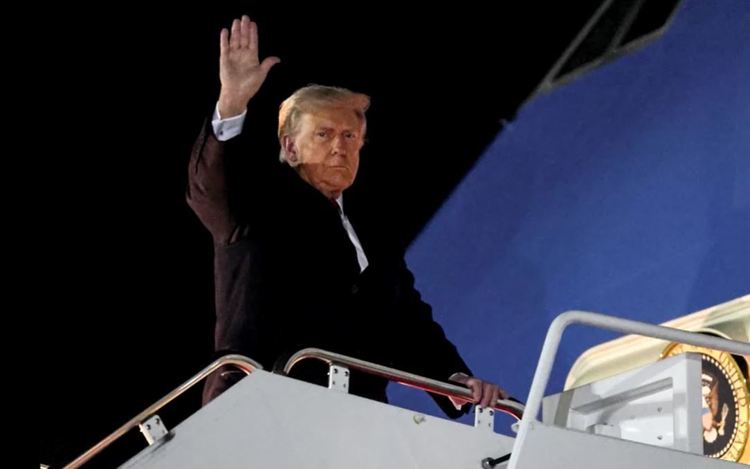 O avião iria para Davos, na Suíça, onde Trump participará do Fórum Econômico Mundial | Reprodução / Reuters