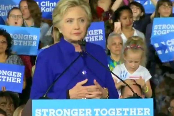 Principal cabo eleitoral de Hillary, Obama faz comícios em Miami e Jacksonville