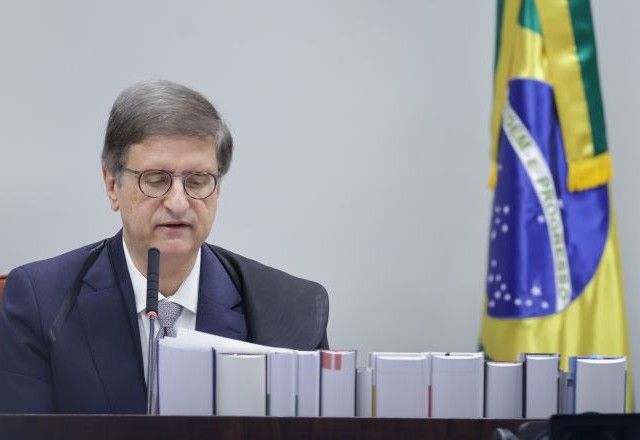 PGR vê dupla nulidade e pede arquivamento de relatório da PF PGR vê dupla nulidade e pede arquivamento de relatório da PF