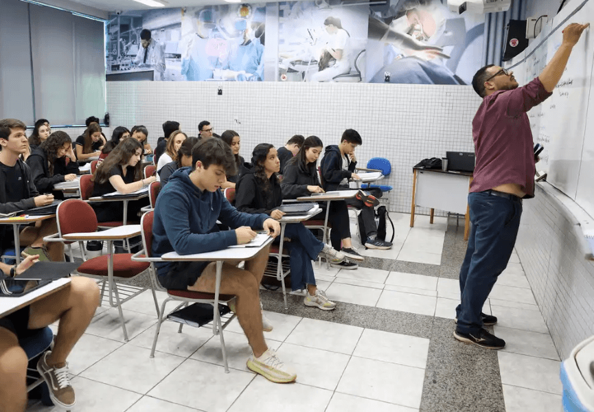Professor em sala de aula | Divulgação/José Cruz/Agência Brasil