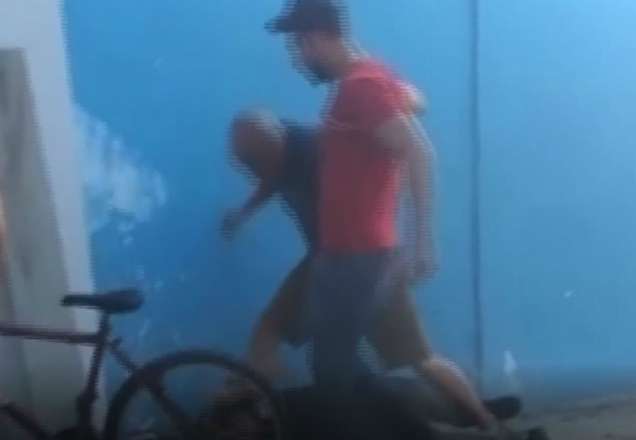 Professor que espancou homem autista dá sua versão dos fatos ao SBT
