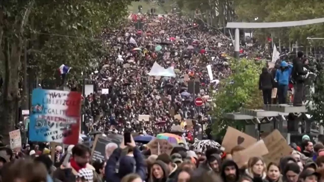 Protestos na França mobilizam 410 mil pessoas
