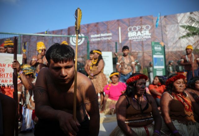 Manifestação de indígenas na COP30 em Belém | Foto: REUTERS/Adriano Machado