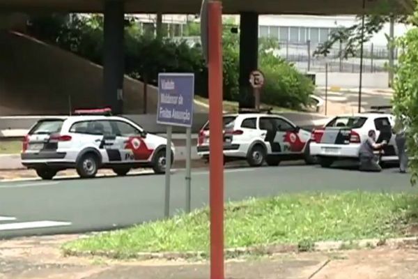 Quadrilhas assustam moradores de duas cidades no interior paulista Quadrilhas assustam moradores de duas cidades no interior paulista