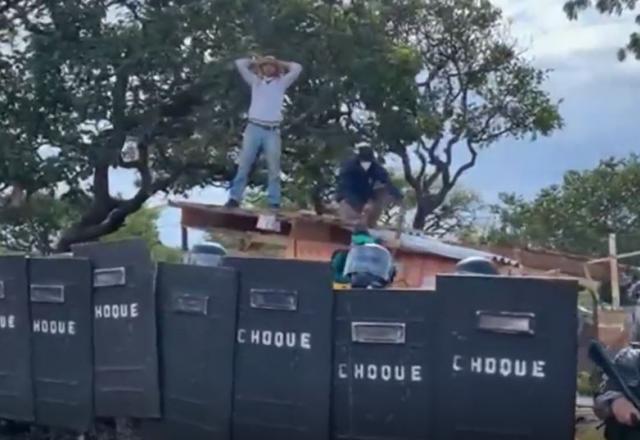 Quatro pessoas são presas durante manifestação contra despejos no DF