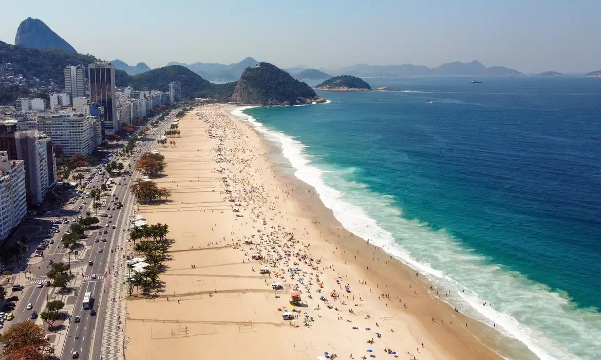 Há previsão de ventos moderados a fortes a partir da manhã desta terça (14) - Foto: Rafael Catarcione Rio Tur