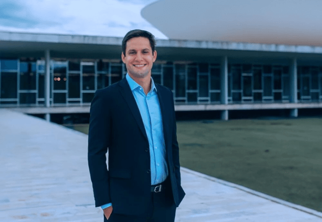 Ex-deputado Rafael Motta segue em coma induzido após acidente de kitesurfe em Natal Ex-deputado Rafael Motta segue em coma induzido após acidente de kitesurfe em Natal