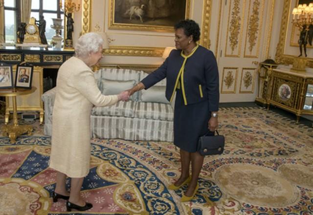 Rainha Elizabeth II e nova presidente de Barbados