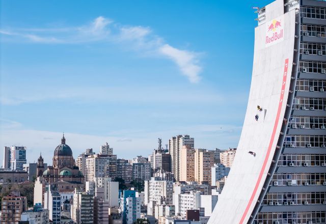Rampa de queda construída no Centro Administrativo Fernando Ferrari |  | Marcelo Maragni / Red Bull Content Pool