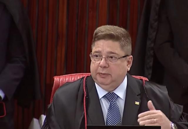 Raul Araújo votou para manter ex-presidente elegível até 2030 |  Reprodução TSE