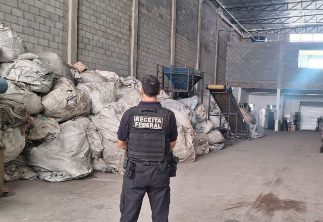 Agentes da Receita Federal combatem organização criminosa que atua no comércio de cobre | Reprodução/Receita Federal