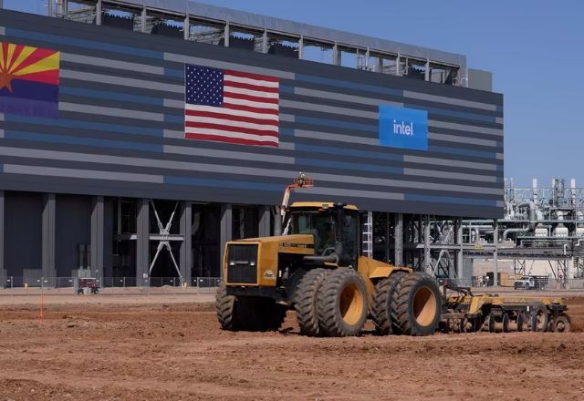 Sob ameaça chinesa, Intel recebe US$ 20 bilhões dos EUA para aumentar a produção de chips