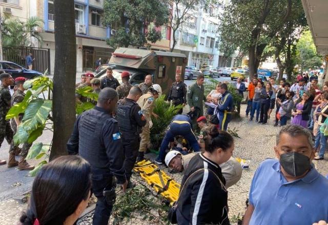Paraquedista cai durante treinamento militar para 7 de Setembro, em Copacabana | Reprodução / Redes Sociais