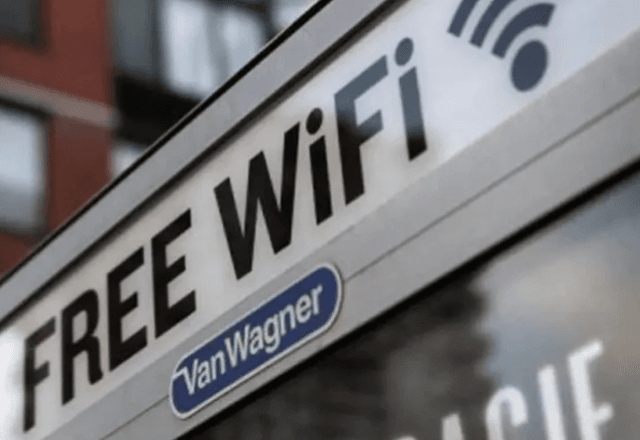 Redes abertas de Wi-Fi: conexão pode expor dados pessoas sigilosos | John Moore/Getty Images/AFP