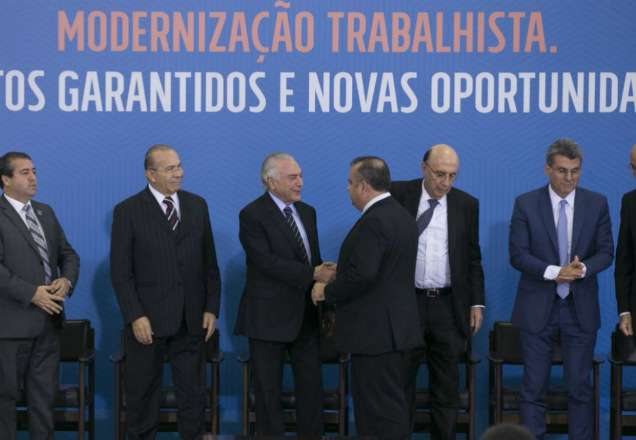 Reforma Trabalhista: Pouca geração de empregos e mais trabalho em casa
