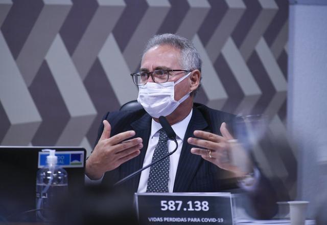 CPI vai propor mudança na lei do impeachment, afirma Renan Calheiros CPI vai propor mudança na lei do impeachment, afirma Renan Calheiros