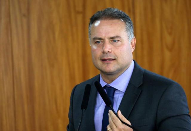 "Lula tem condições de ocupar o centro e isolar o bolsonarismo", avalia ministro do MDB "Lula tem condições de ocupar o centro e isolar o bolsonarismo", avalia ministro do MDB