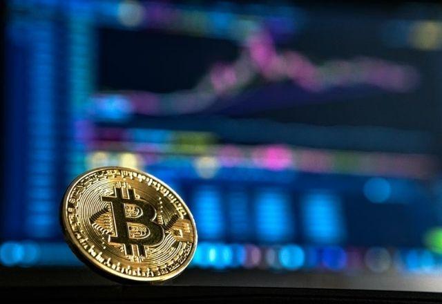 Representação de bitcoin (Unsplash)