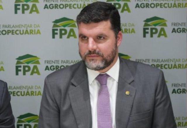 Representante da bancada do agro entra com representação na PGR contra o ministro do Desenvolvimento Agrário,  Paulo Teixeira