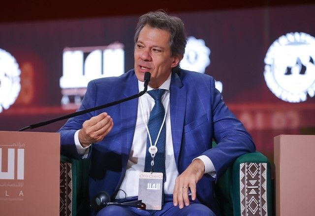 Representantes de bares e restaurantes pedem a Haddad regulamentação do vale-refeição