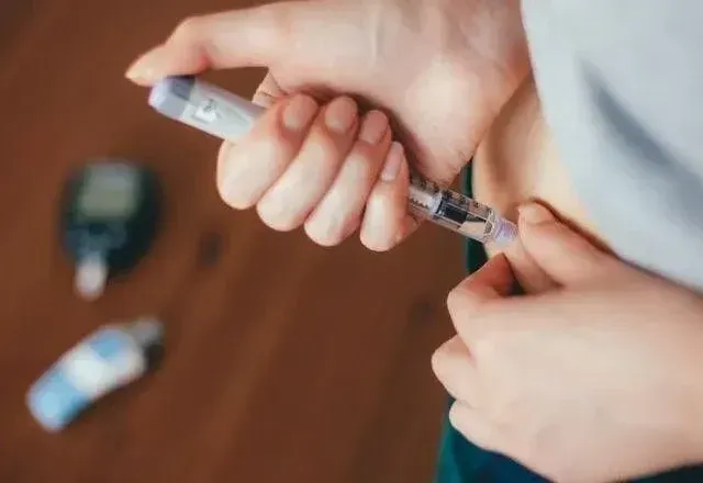 Medicamento tem formato de caneta injetável | Freepik