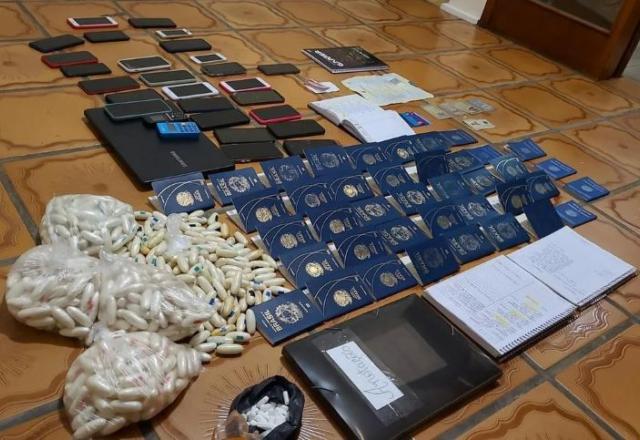 Polícia encontra 33 "mulas" treinadas para engolir drogas com destino à Europa Polícia encontra 33 "mulas" treinadas para engolir drogas com destino à Europa